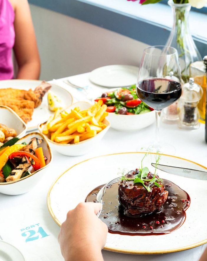 Fillet of beef with a red wine sauce and pink peppercorns